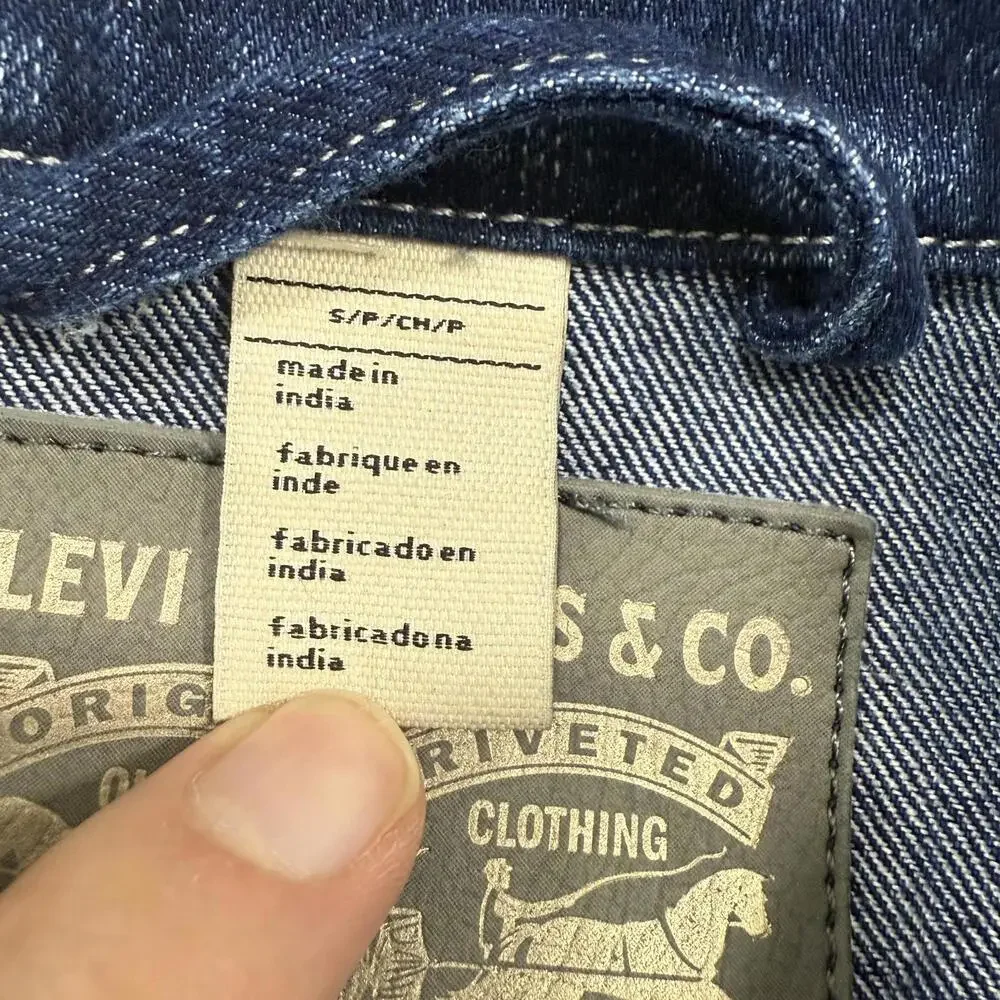 Levi's Women’s Small Denim Jacket Small - Picture 4 of 8